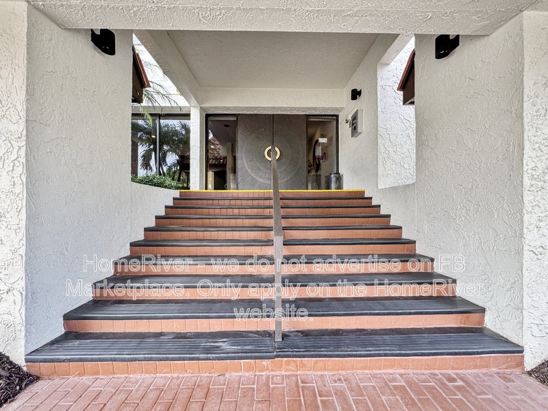 Move In Ready - 1945 Gulf Of Mexico Dr Apt M2-107, Longboat Key FL 342 property image