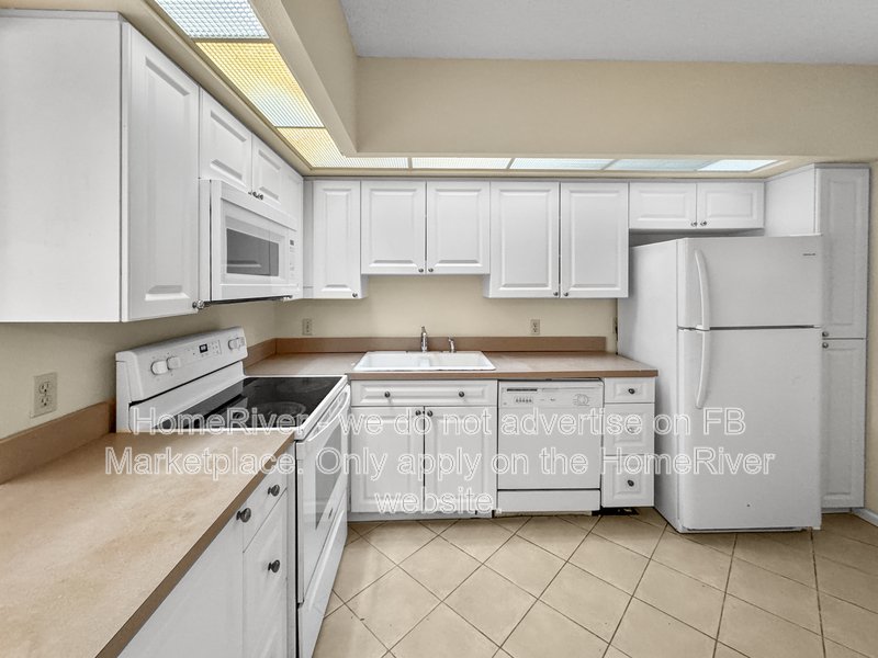 Move In Ready - 1945 Gulf Of Mexico Dr Apt M2-107, Longboat Key FL 342 property image