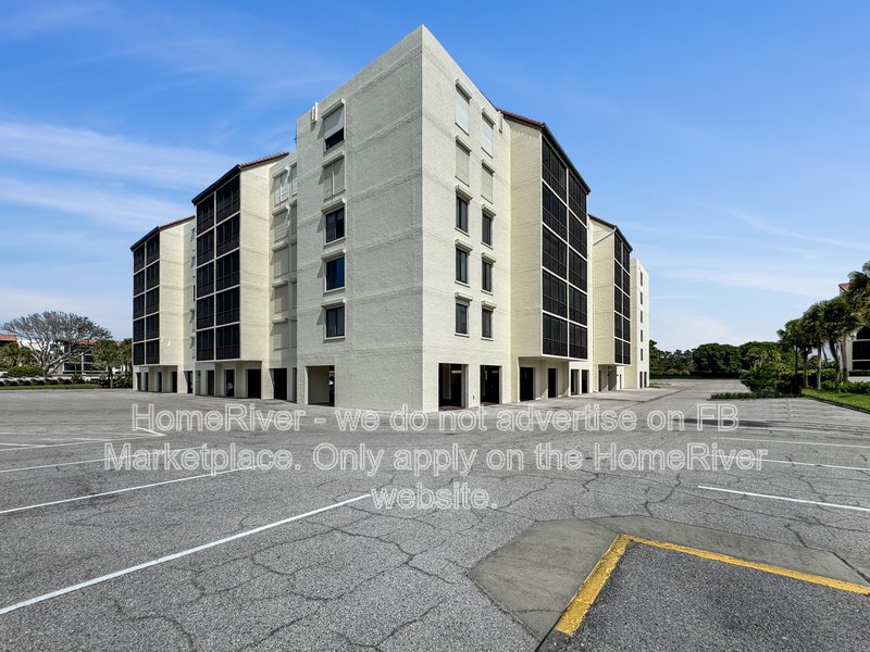 Move In Ready - 1945 Gulf Of Mexico Dr Apt M2-107, Longboat Key FL 342 property image