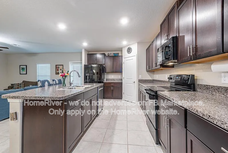 Coming Soon! -14707 SCOTTBURGH GLEN DR, WIMAUMA FL 33598 property image