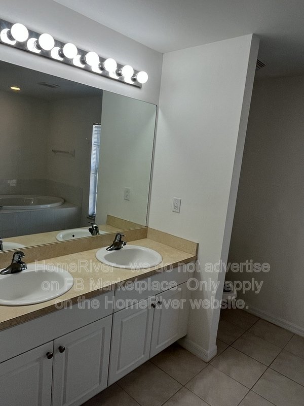 Move In Ready! - 3458 NE 9th Ave Cape Coral, FL 33909 property image