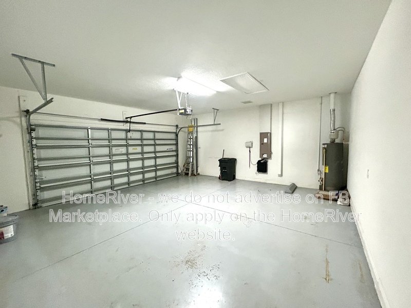 Move In Ready! - 12143 Longview Lake Cir, Bradenton FL 34211 property image