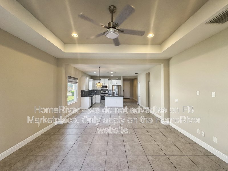 Move In Ready! - 12143 Longview Lake Cir, Bradenton FL 34211 property image