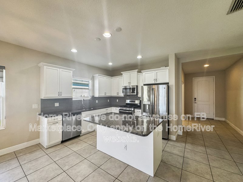 Move In Ready! - 12143 Longview Lake Cir, Bradenton FL 34211 property image