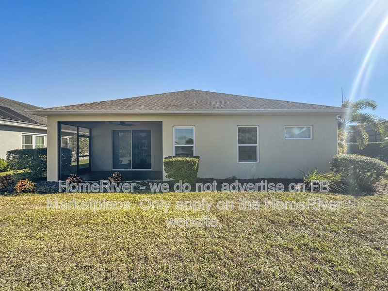 Move In Ready! - 12143 Longview Lake Cir, Bradenton FL 34211 property image